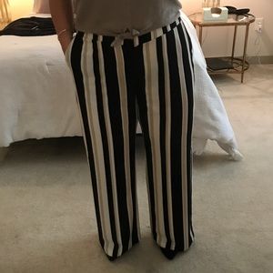 Alfani Woman black/neutral striped pants with belt